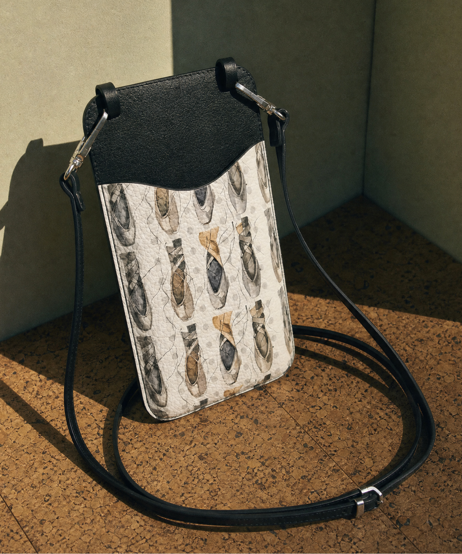Calm Hour Ballet Leather Phone Bag